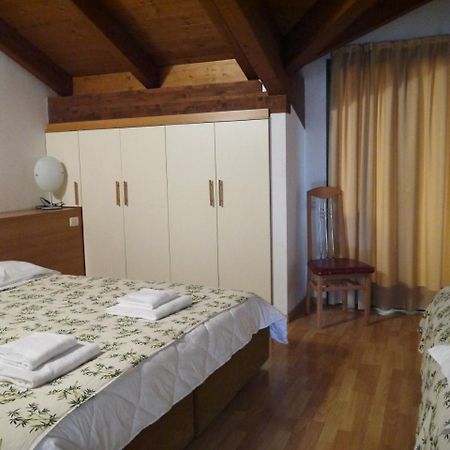 Hotel Oasi Múggia Buitenkant foto