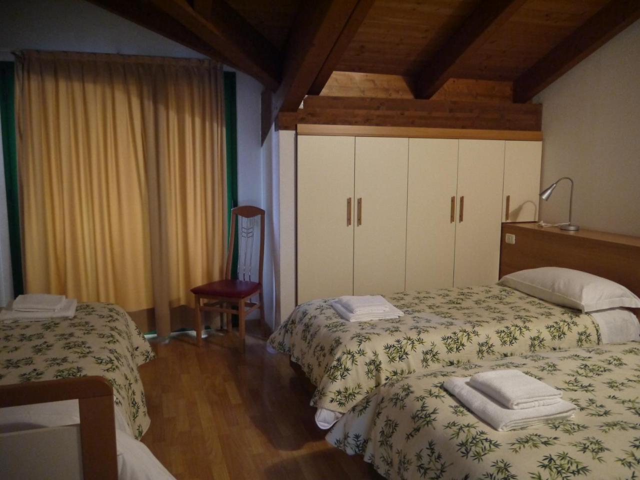 Hotel Oasi Múggia Buitenkant foto