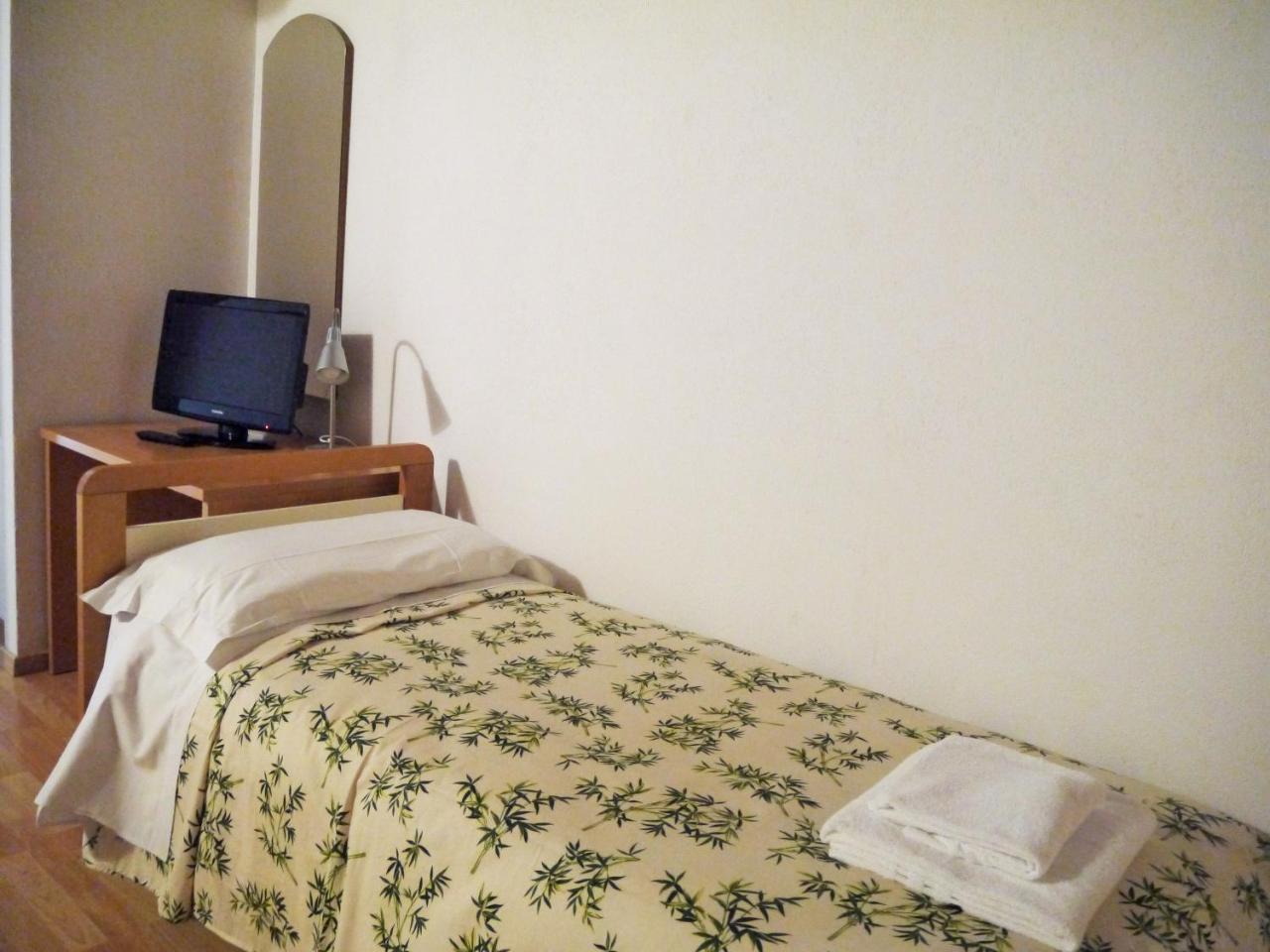 Hotel Oasi Múggia Buitenkant foto